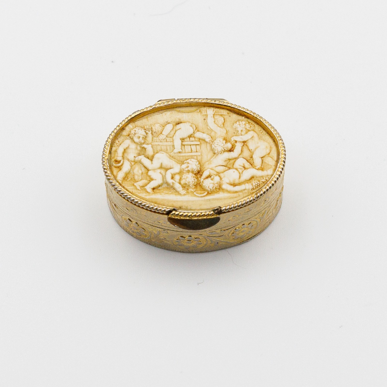 Vintage Italian Carved Cherub Angels Brass Pill Box  Made Italy Oval 1.375