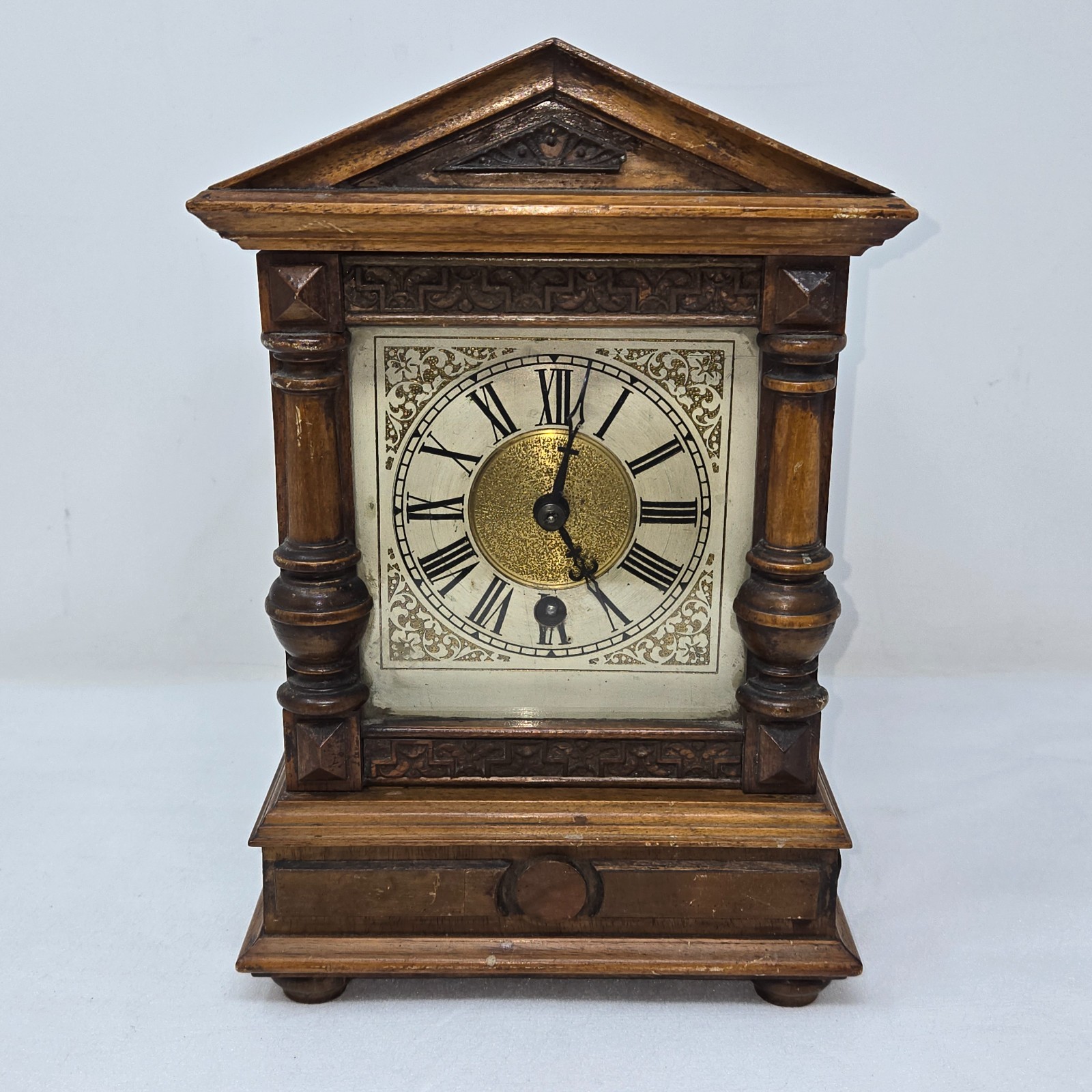 ANTIQUE VICTORIAN H.A.C. HAND CARVED WOOD 8 DAY WIND-UP MANTEL CLOCK 3225 NO KEY