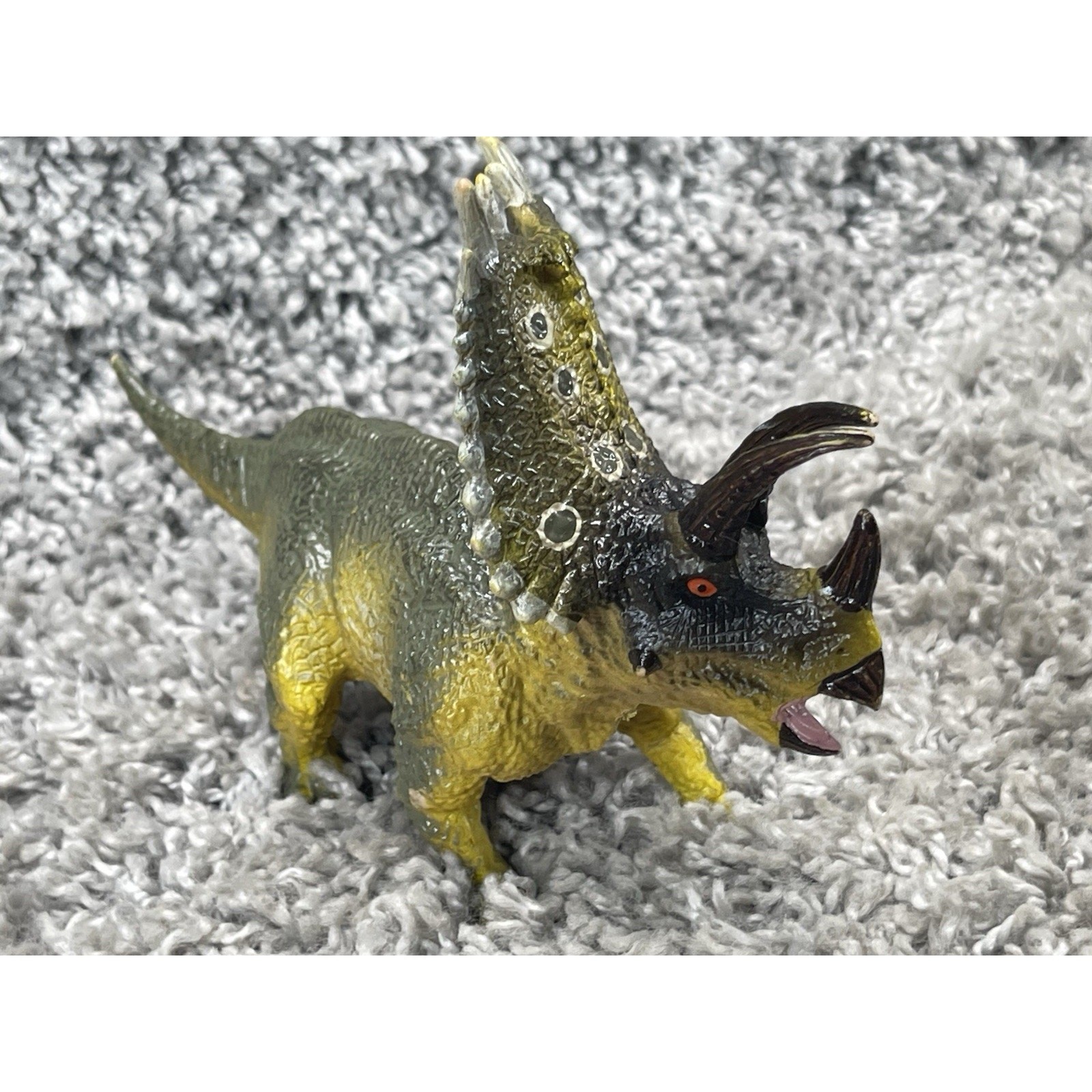 Triceratops dinosaur Figure Play Toy Hard PVC Plastic Textured Skin Green