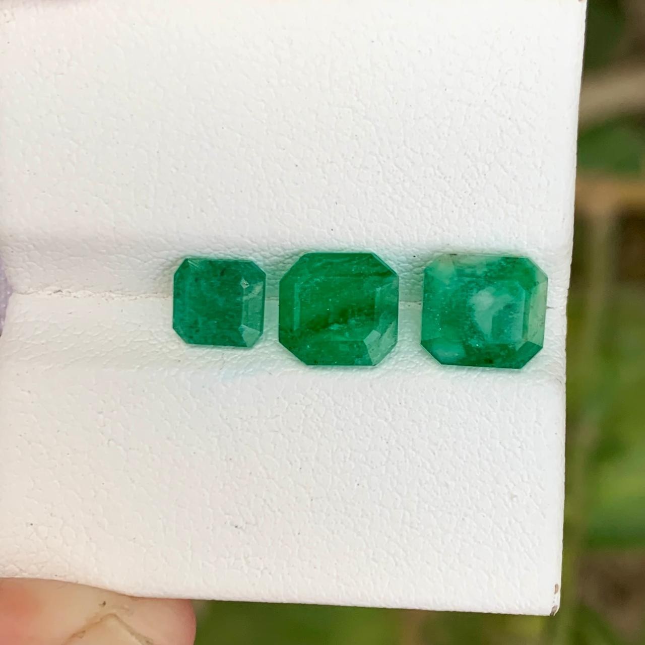 3.90 CT  Natural Emearld  loose Gemstone From Swat Pakistan