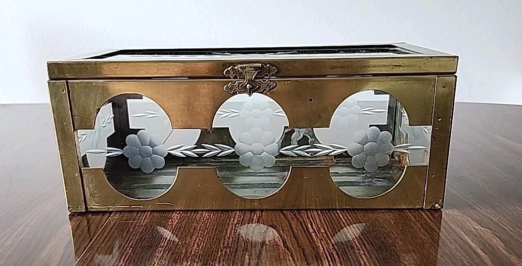 Vintage Du Vonn Collection Brass Trinket Box, Rare 10