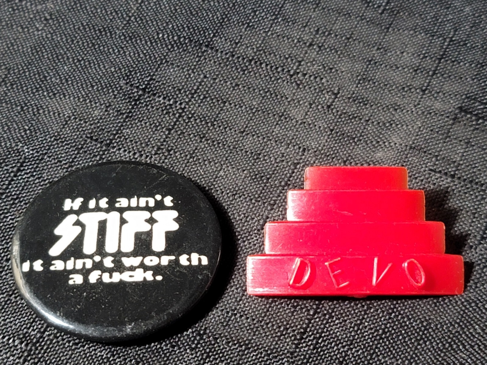 RARE DEVO Energy Dome Embossed Red Plastic Original Pin If it Ain\'t Stiff Button