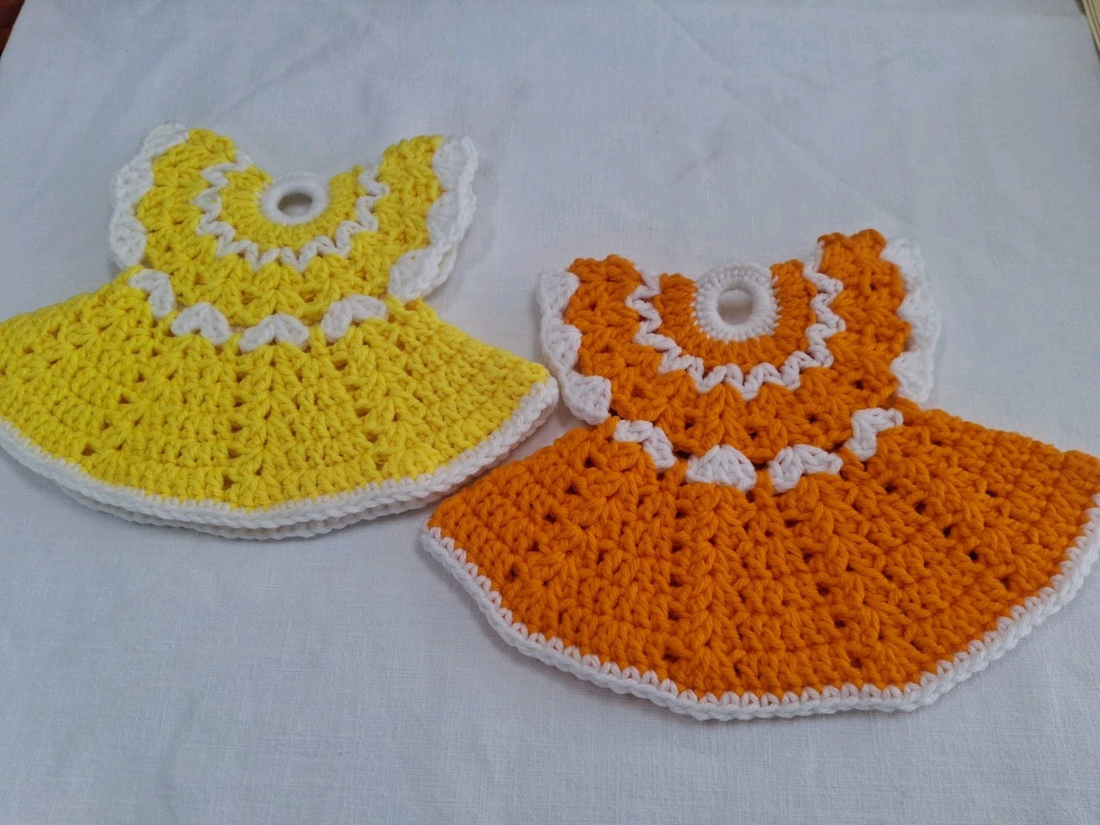 2 VTG  Orange & Yellow W/White 7\
