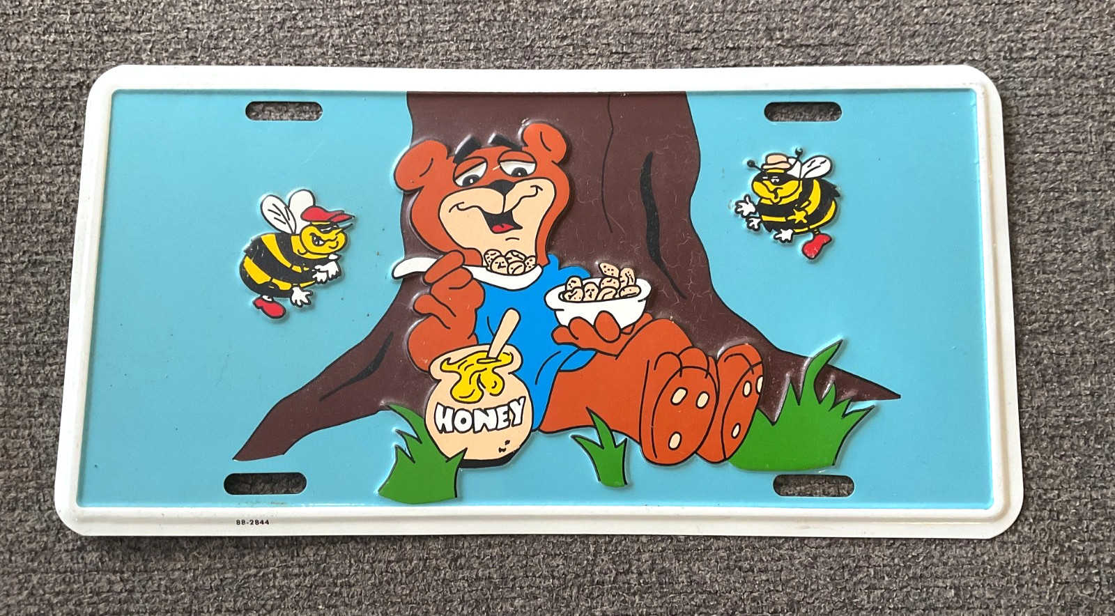 VERY RARE 1988 POST CEREAL GOLDEN CRISP EMPLOYEE BOOSTER LICENSE PLATE NICE
