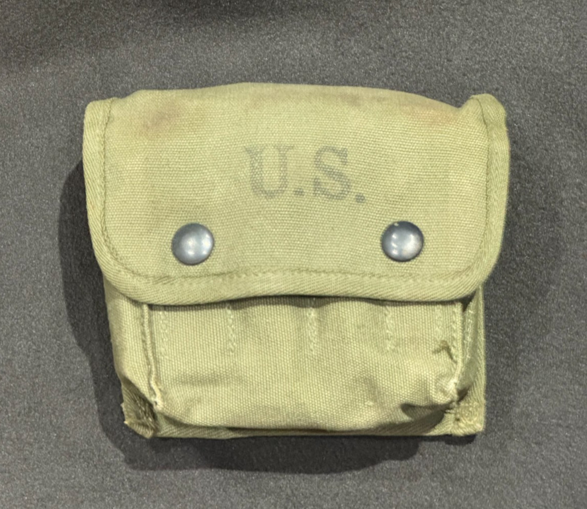 ORIGINAL WW2 US ARMY MEDICAL JUNGLE FIRST AID KIT & POUCH 1945