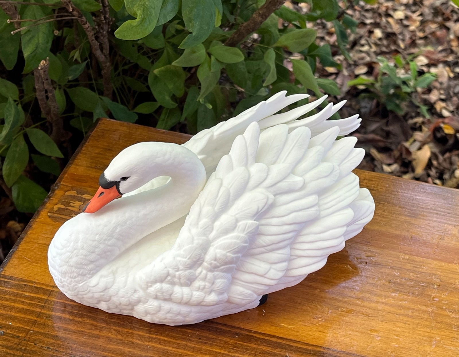 LENOX THE GRACEFUL SWAN FINE PORCELAIN  FIGURINE EXCELLENT CONDITION