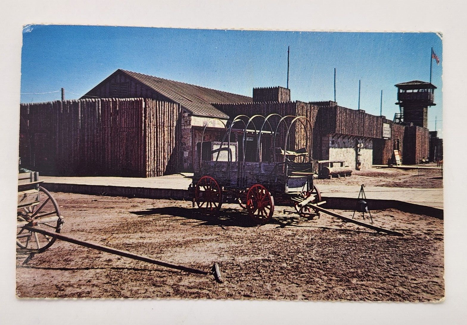 Vintage postcard Fort Courage Houck Arizona Wagon Unposted Plastichrome