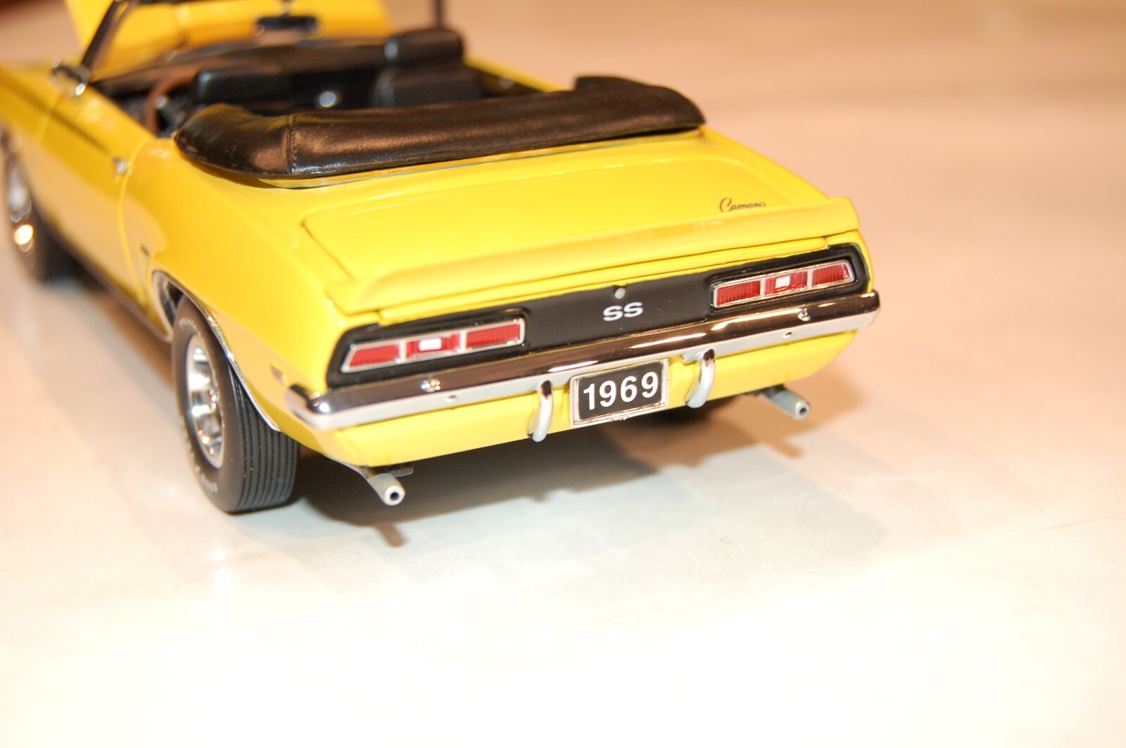 Franlin Mint 1969 Camaro SS Muscle Car 