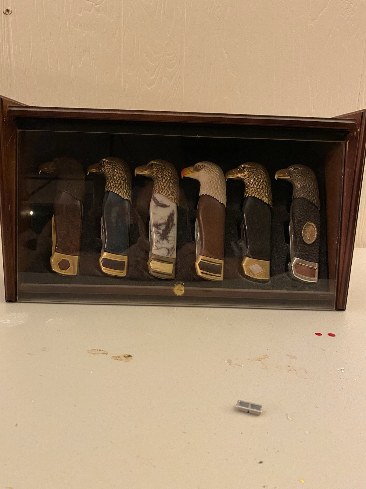 FM Lot of 6 Eagle Head Handle Lockback Pocket Knives w/ Display Case