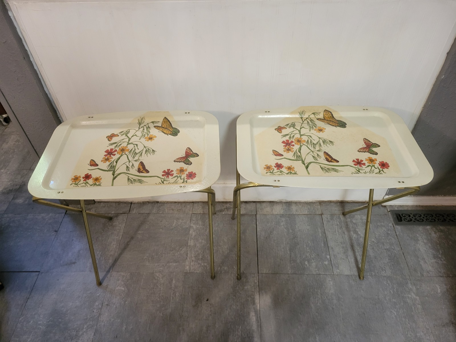 Vintage MCM  Set of 2 Folding Fiberglass TV Trays Tables Butterfly Floral