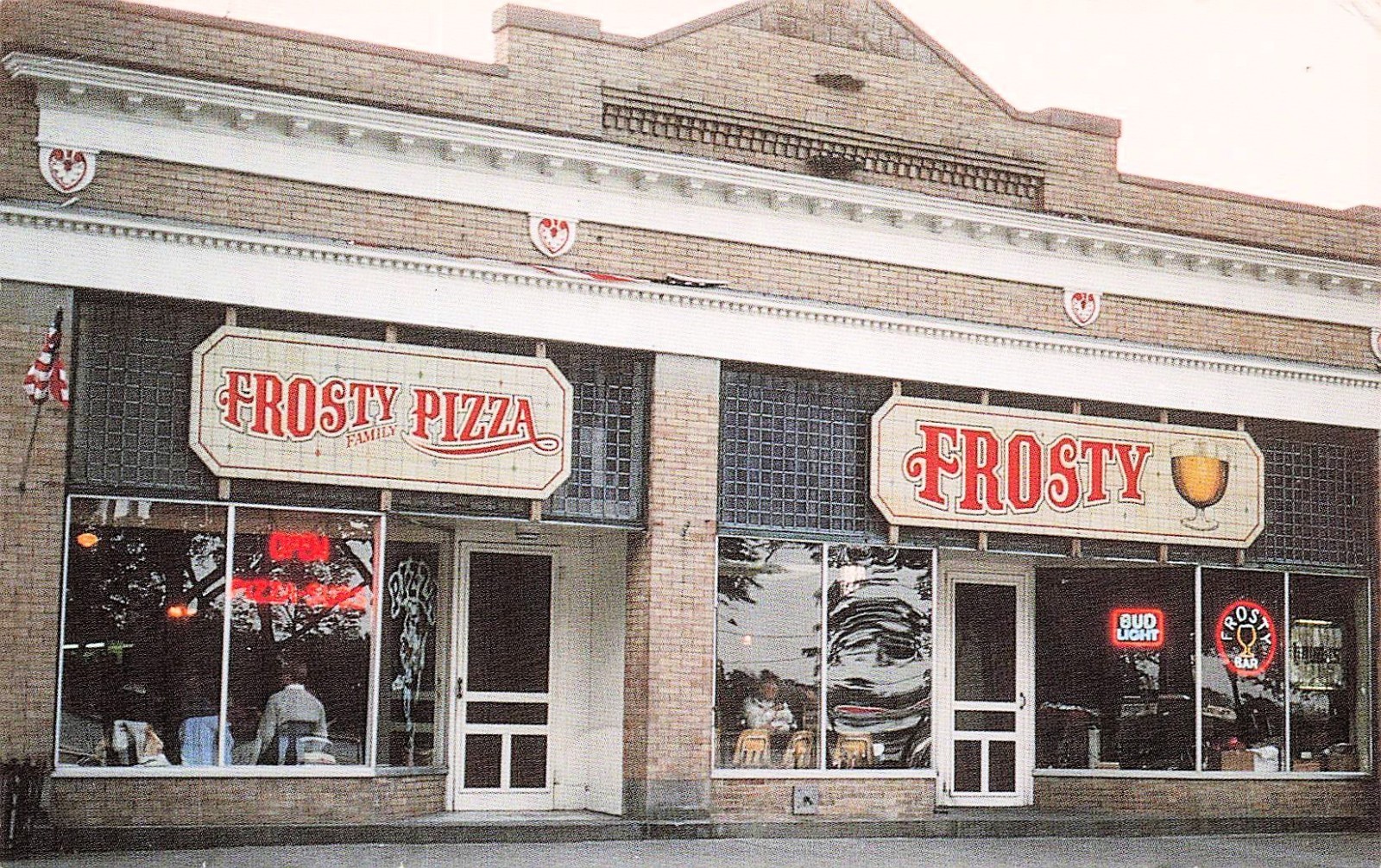 Put-In-Bay OH Ohio Frosty’s Bar Family Pizza South Bass Island Vtg Postcard J73
