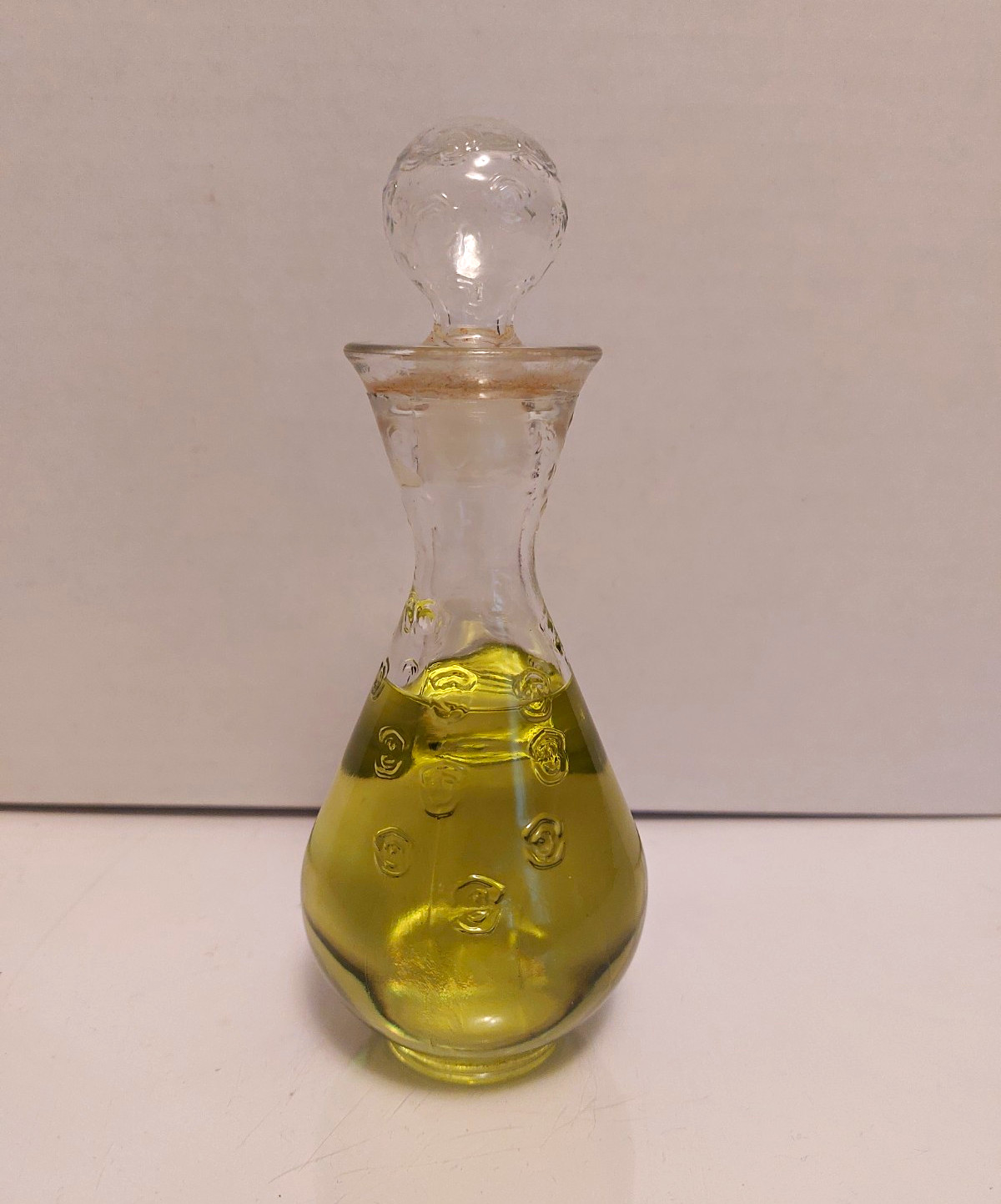 Vintage Amway Verda Decanter Cologne Beautiful Perfume Bottle w/ Stopper