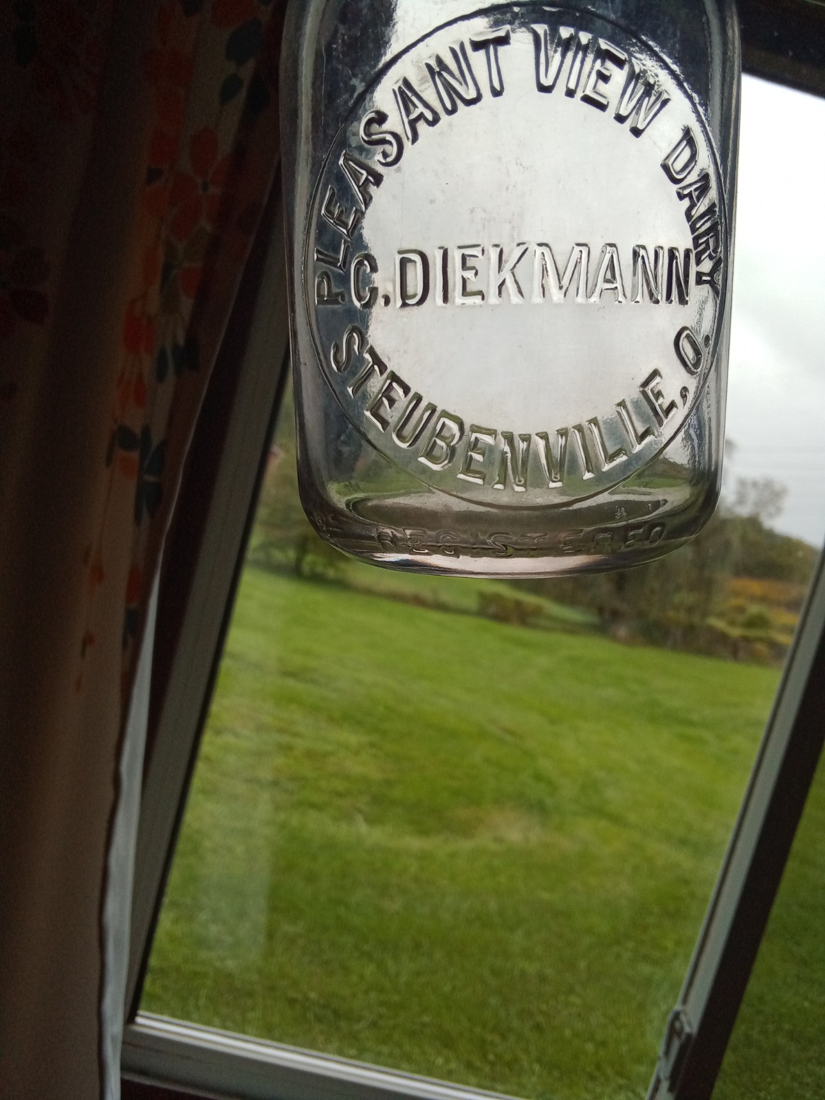 Pleasant View Dairy Steubenville Ohio Pint Milk Bottle C. Diekmann Farm Oh