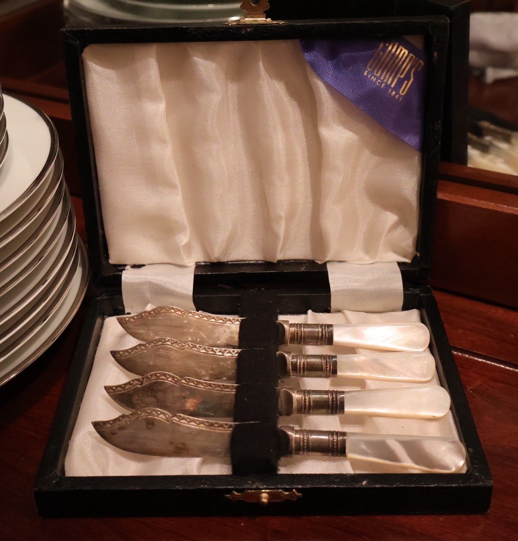 Vintage Gump's San Francisco Mother of Pearl Tea Knives Set of 4 Made in England