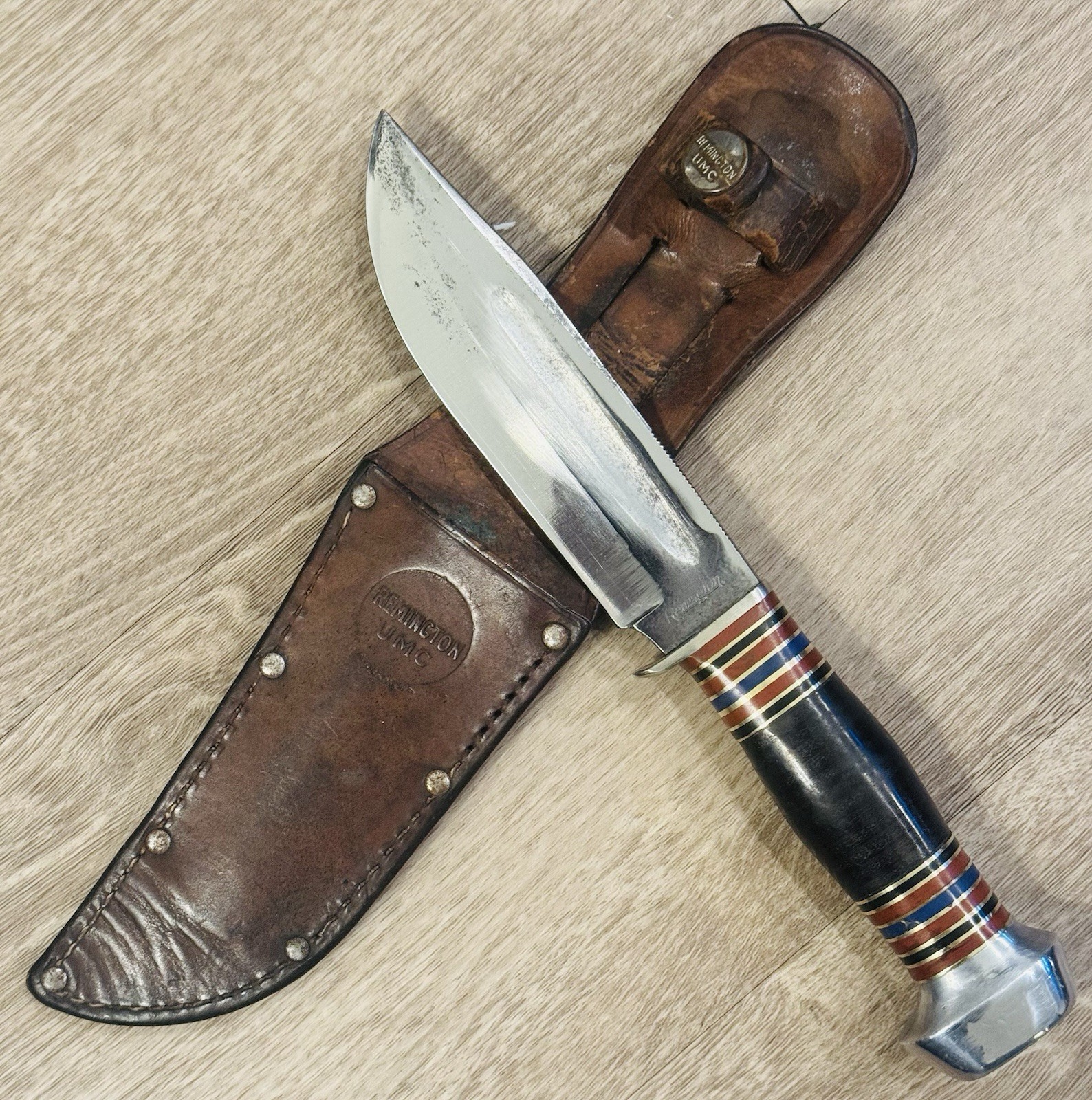 Remington UMC RH35 With Sheath.  BLUE SPACER