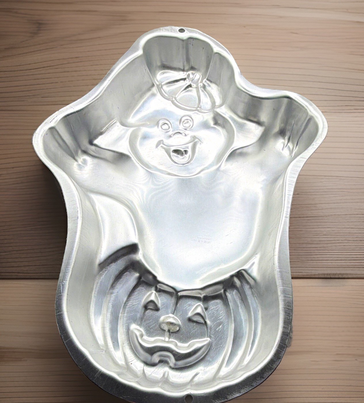Wilton Vintage 1998 Halloween Ghost w/ Pumpkin Aluminum Cake Pan 2105-3070
