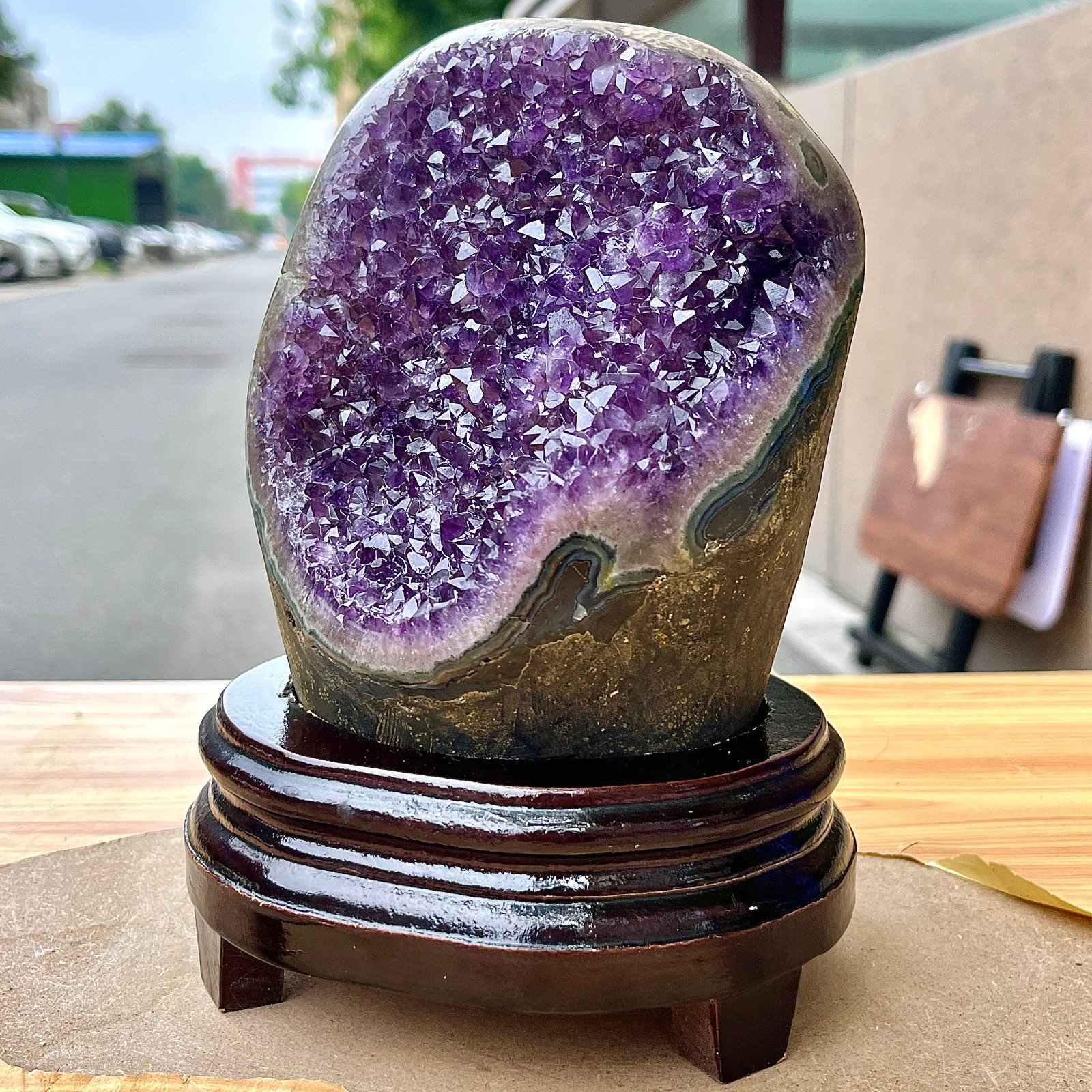 4.82LB  High quality amethyst cave skeleton specimen+pedestal