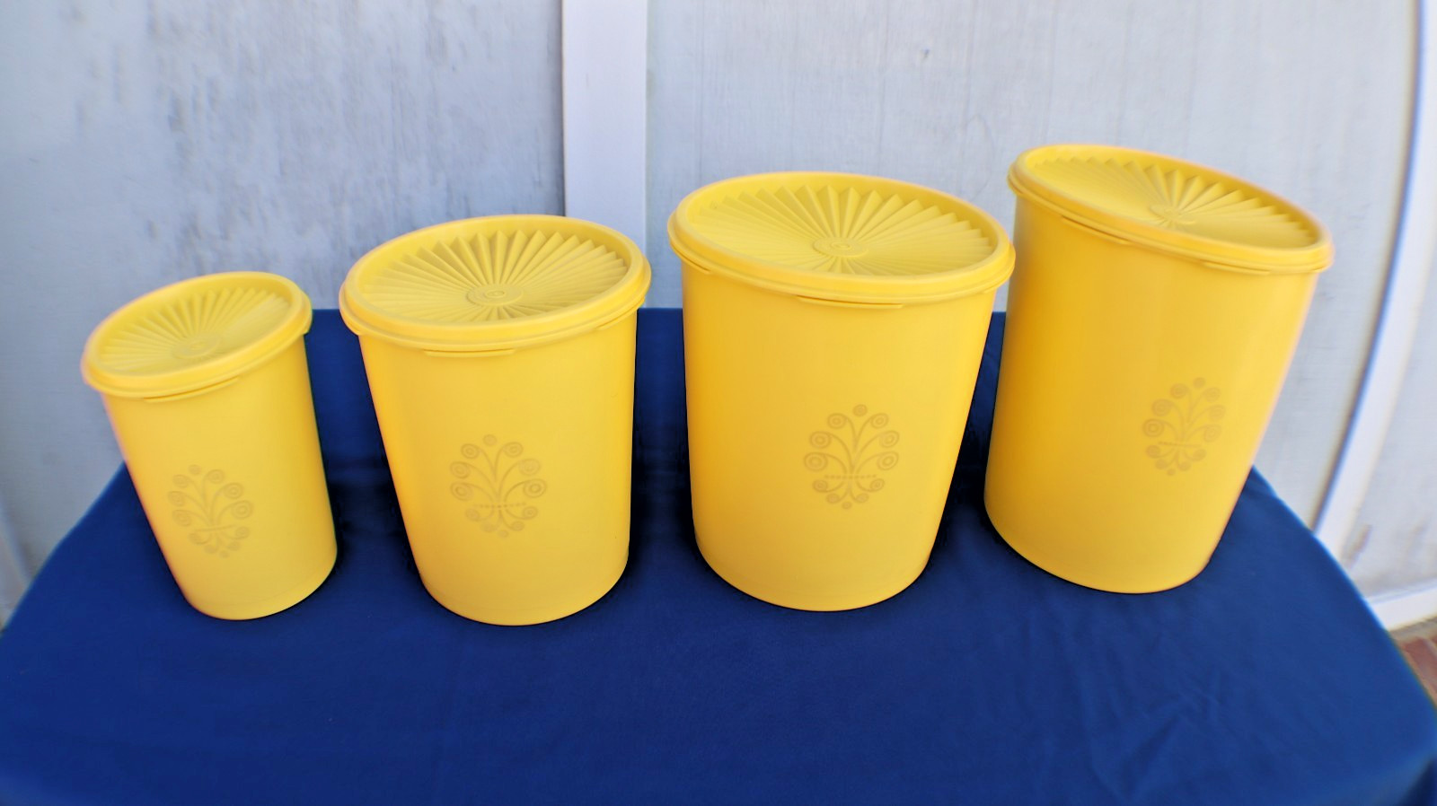 Vtg Tupperware Servalier Canister Set 4 Pc Harvest Gold Yellow NOS New Unused