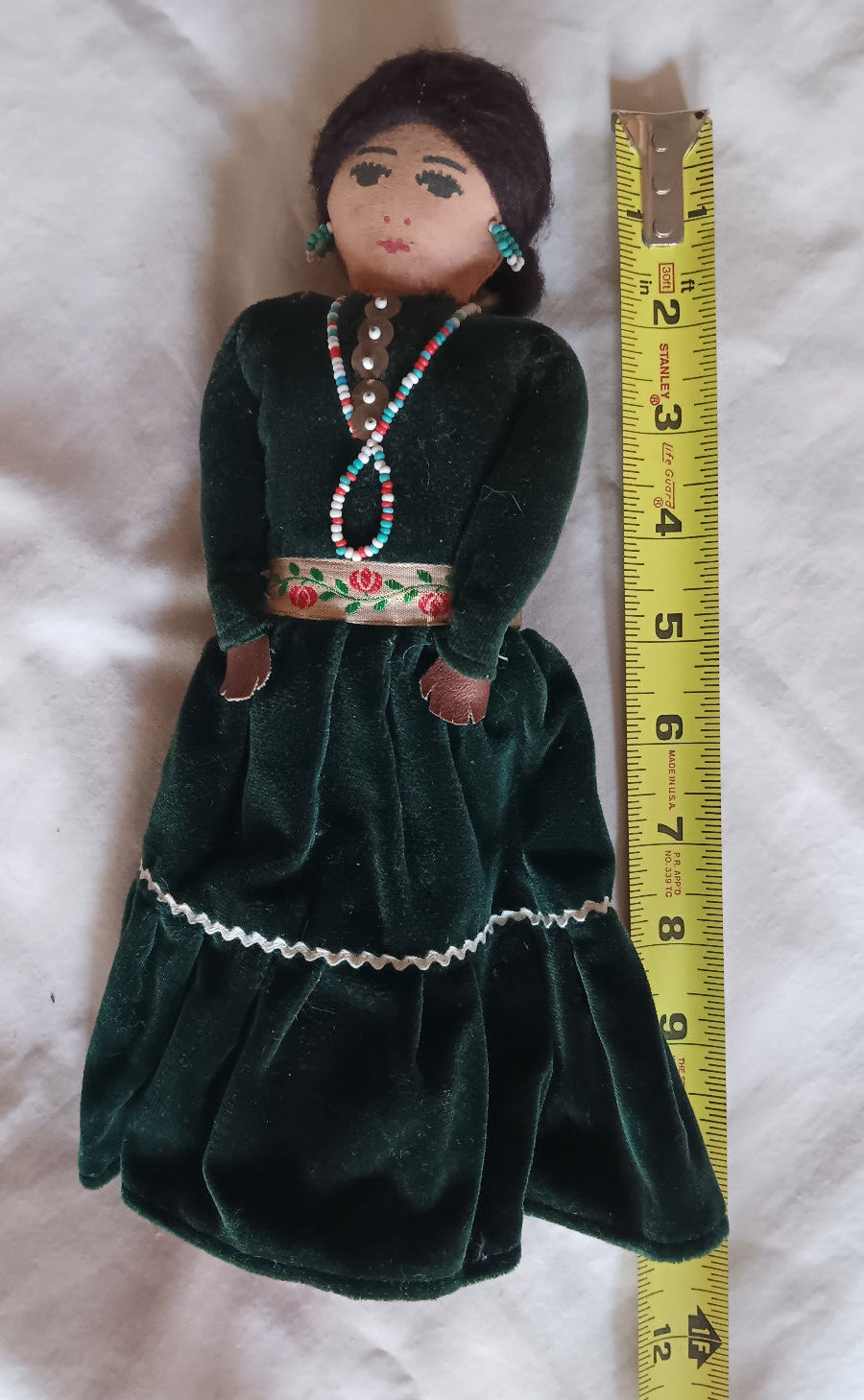 VINTAGE C. 1974 NAVAJO NATIVE AMERICAN INDIAN DOLL HAND MADE 10.5 IN TALL OOAK