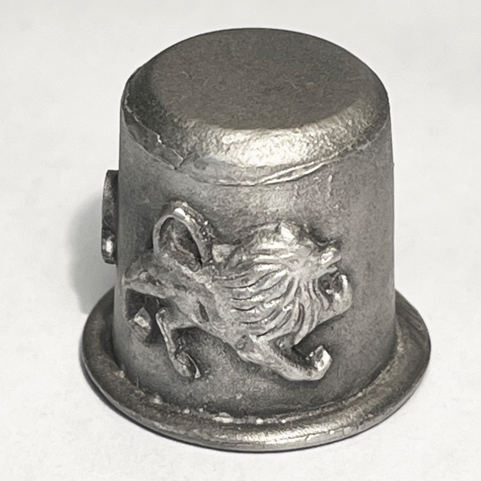 Vintage Leo the Lion Pewter Thimble, Marked R.R.