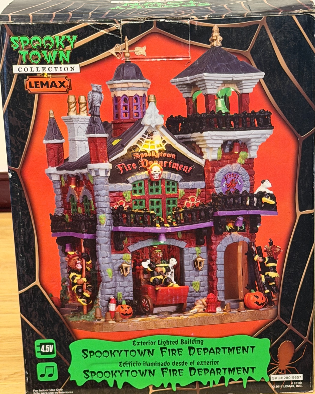 LEMAX Spooky Town Fire Department Halloween Lights Sounds Working 2011 Retired