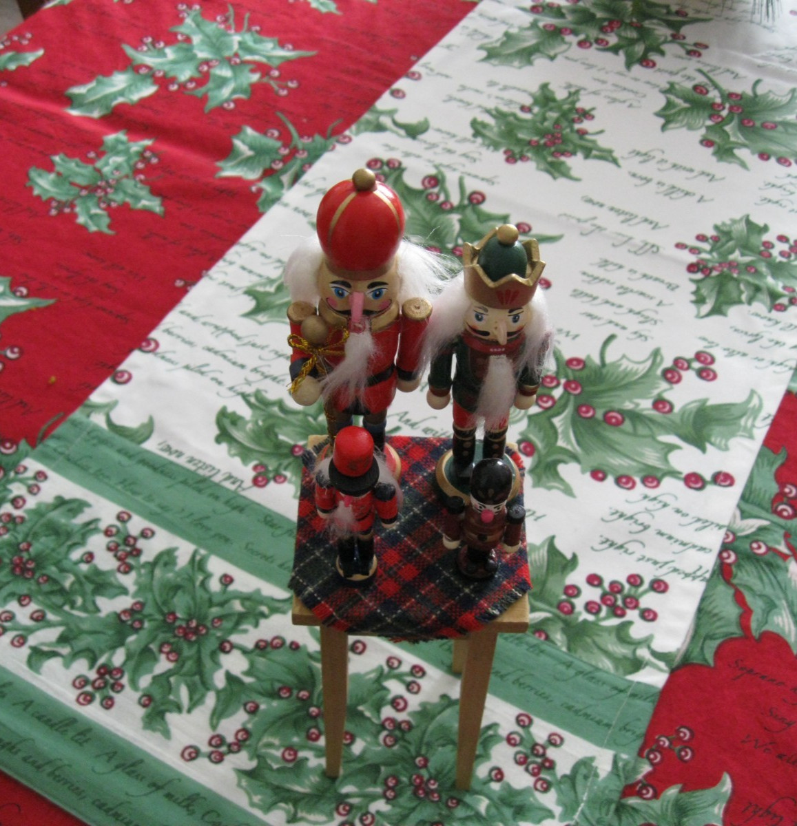 BYERS CHOICE, Nutcracker TABLE, 2026, Nutcracker w/ BOX, NEW design