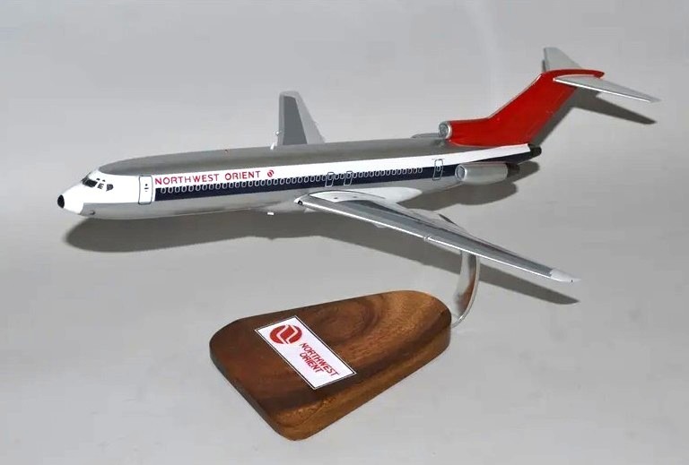 Northwest Orient Airlines Boeing 727-200 Desk Display 1/100 Model SC Airplane
