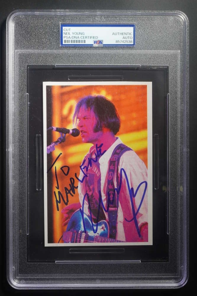 Neil Young Signed Cut 4x6 Photo Auto Autograph PSA/DNA Authentic DZ2155