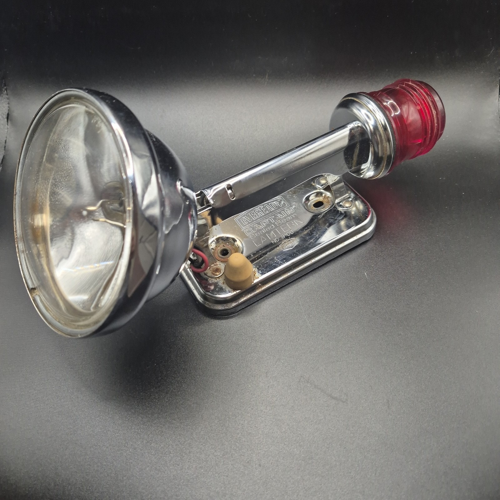 Vintage Eveready Captain Sealed Beam Lantern 9100 Union Carbide 731 Battery Caps