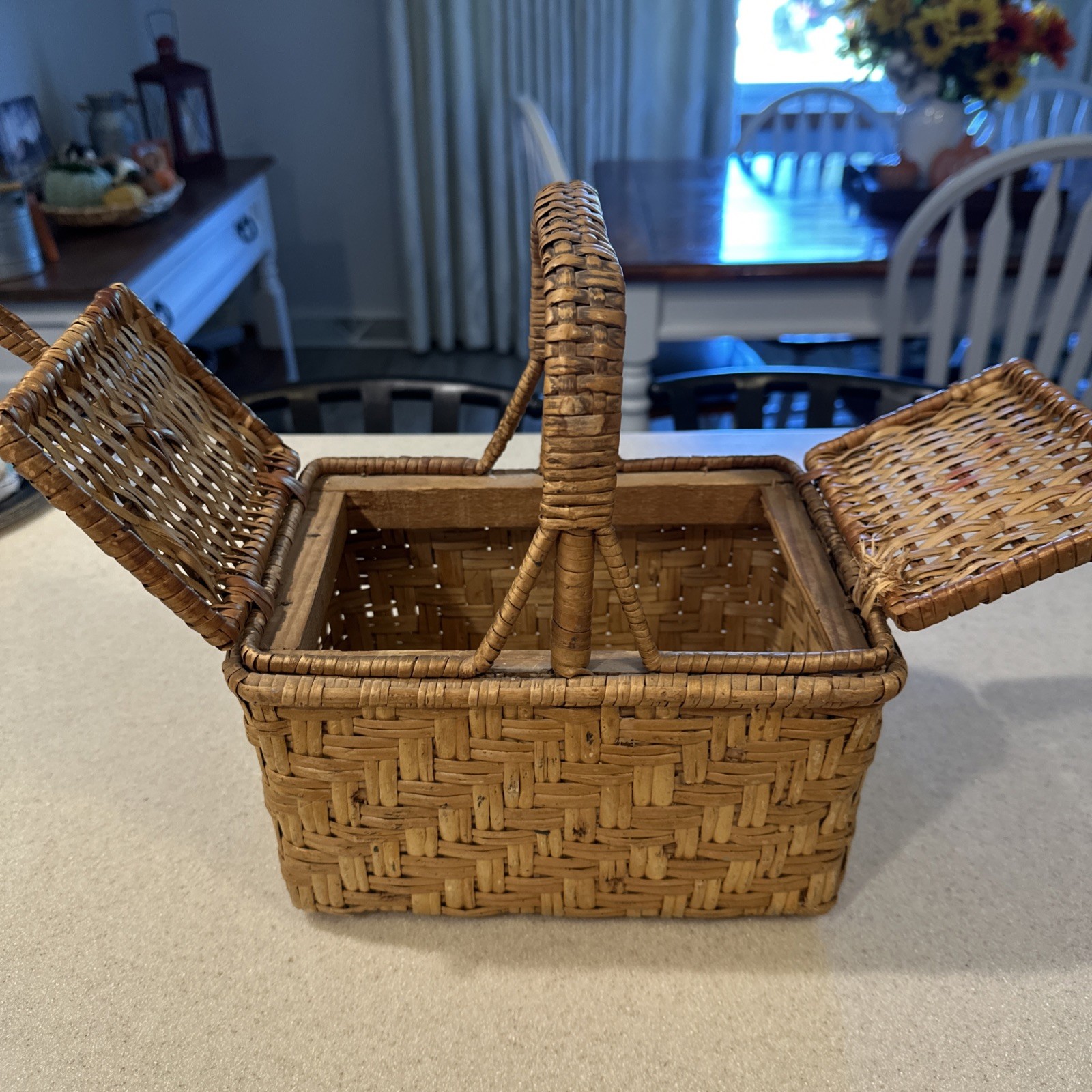 VTG Handmade Woven Rattan Small Lidded Basket  Primitive Farmhouse