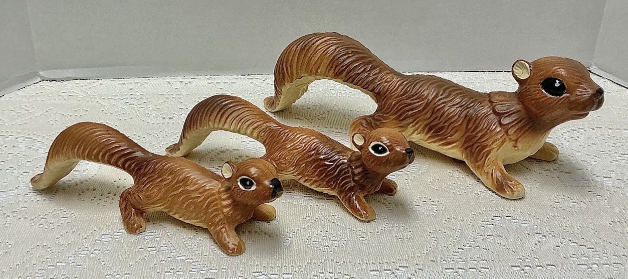 Vintage 1970’s Artmark Japan Ceramic Squirrel Family Climbing Figurines Set of 3