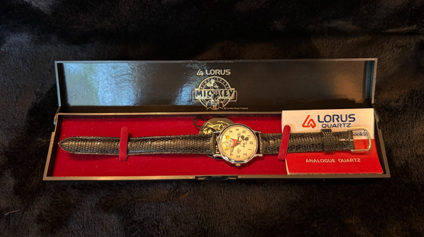 Vintage 1980s Lorus Disney Mickey Mouse Watch Made in Japan Collectible