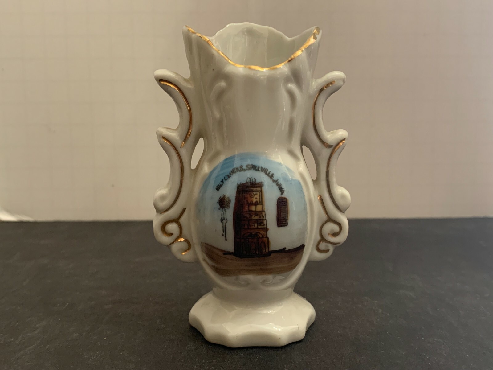 Vintage c.1930's Bily Clocks Spillville Iowa Souvenir Vase Made in Japan