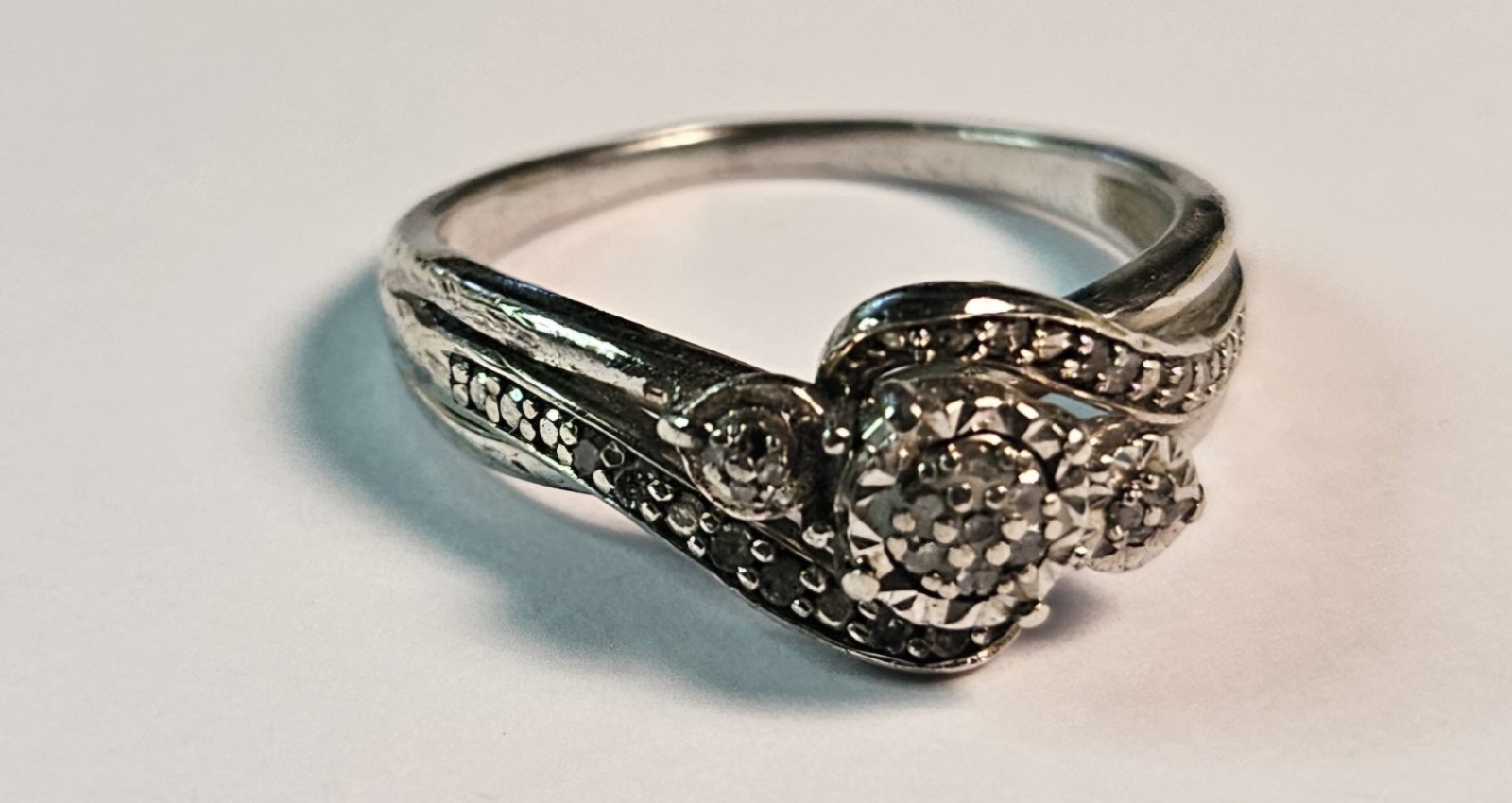 BEAUTIFUL VINTAGE .925 STERLING  SIZE 8.5 WOMEN\'S J.C. PENNY w/3 Sm. DIAMONDS