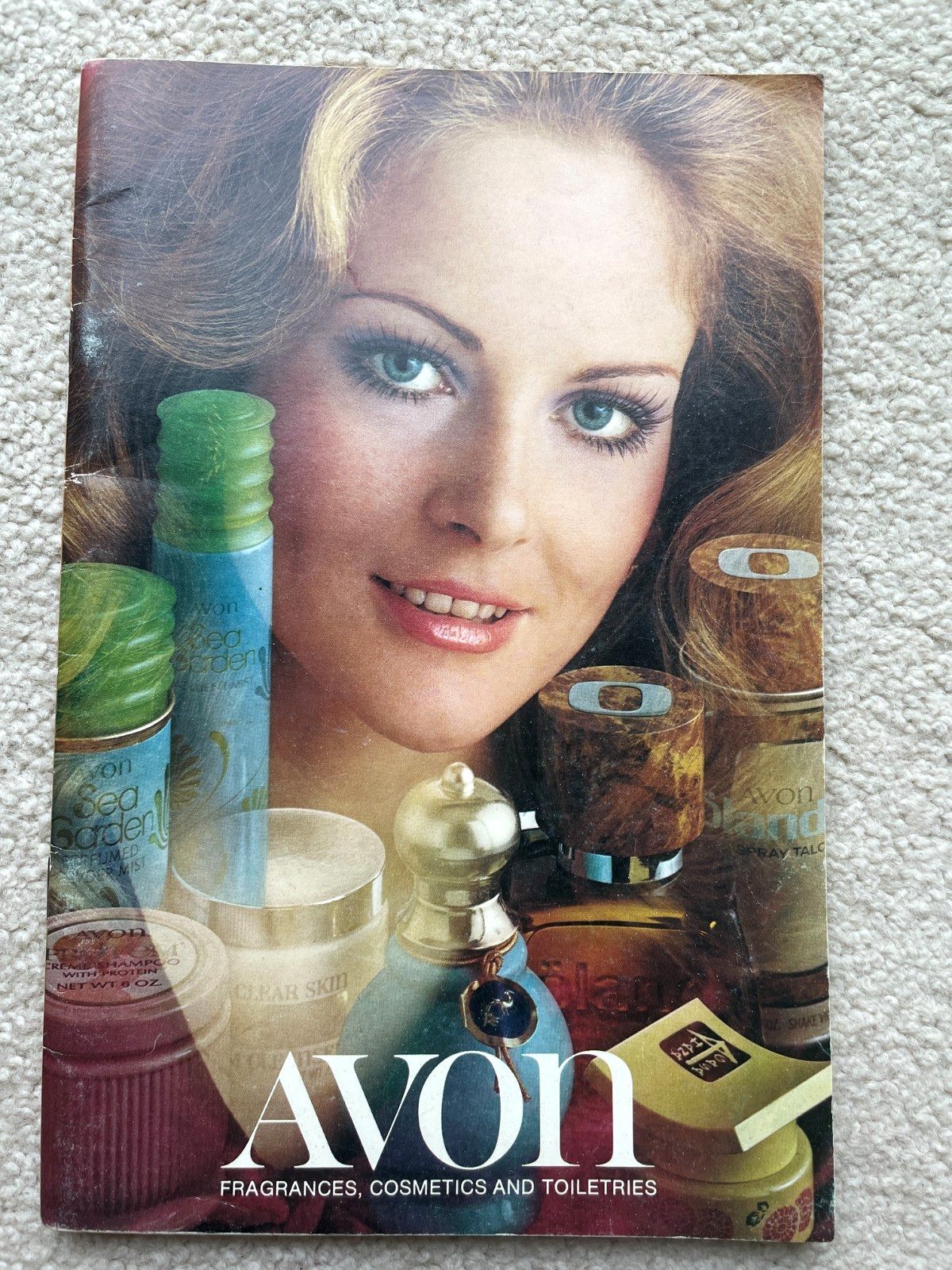 VTG.  AVON 1971 CATALOG ~ 1st/ 2nd QUARTERS ~ Fragrances, Cosmetics & Toiletries