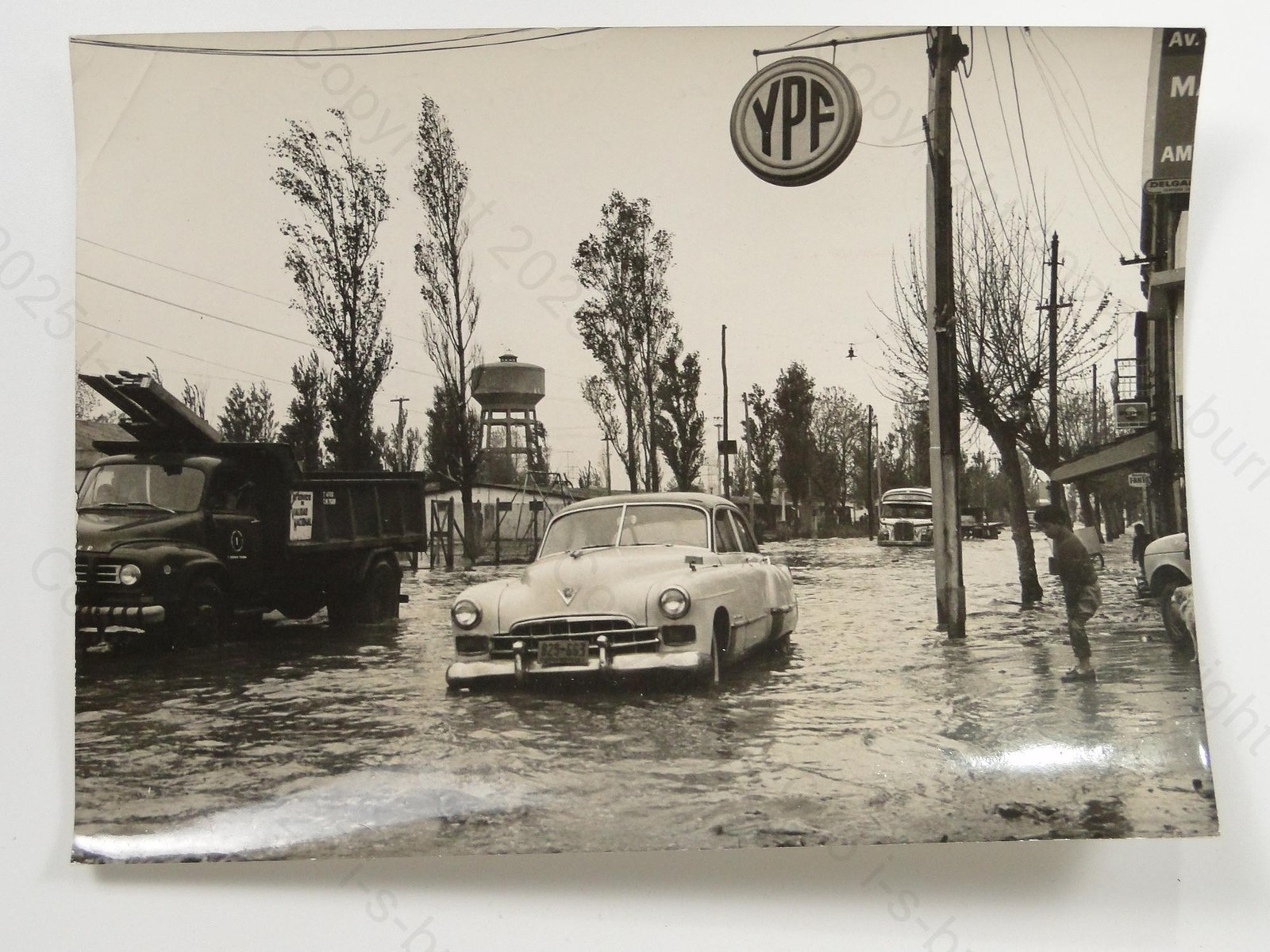 Flood Isla Maciel Argentina YPF Cadillac Car Inundación 1967 VTG Press Photo
