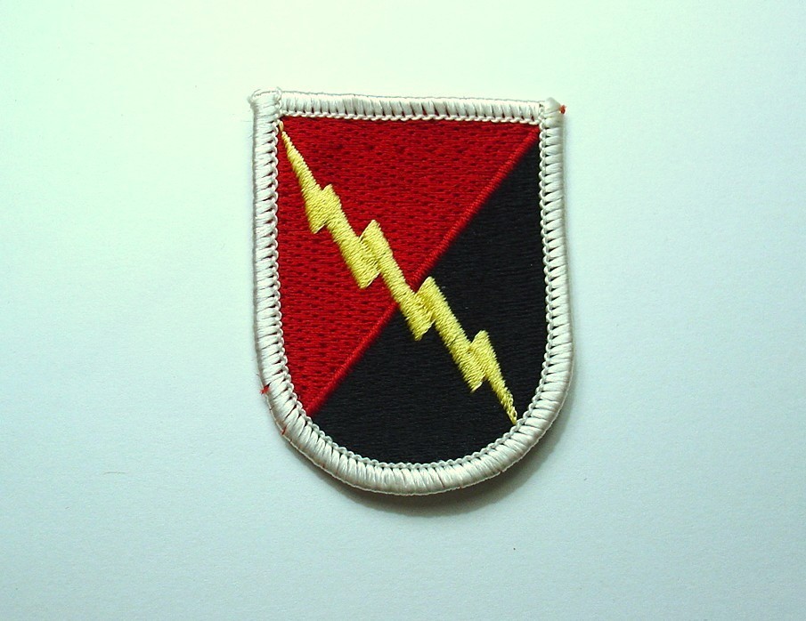US Army UNC CHAPEL HILL ROTC Beret Flash Patch Modern Scarce type
