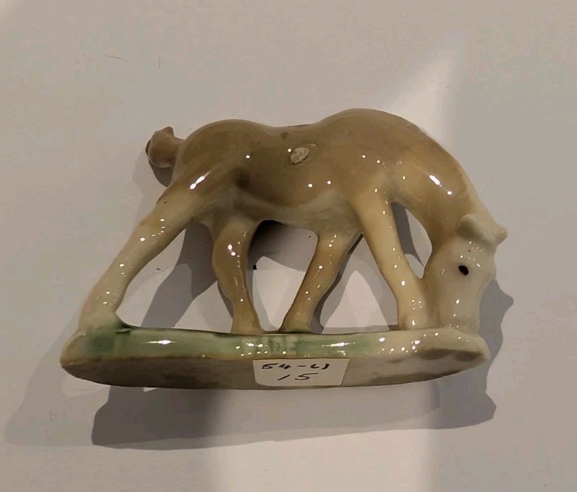 VINTAGE EARLY WADE WHIMSIES GRAZING MARE ,HORSE 1954-1958. YA