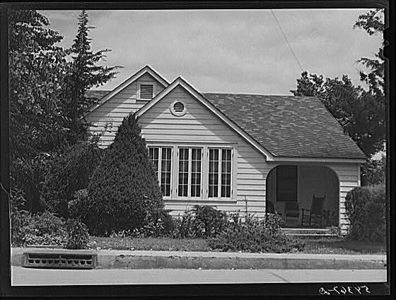 Photo:Natchitoches Parish Louisiana 1935-1942 Small House Front Yard Porch