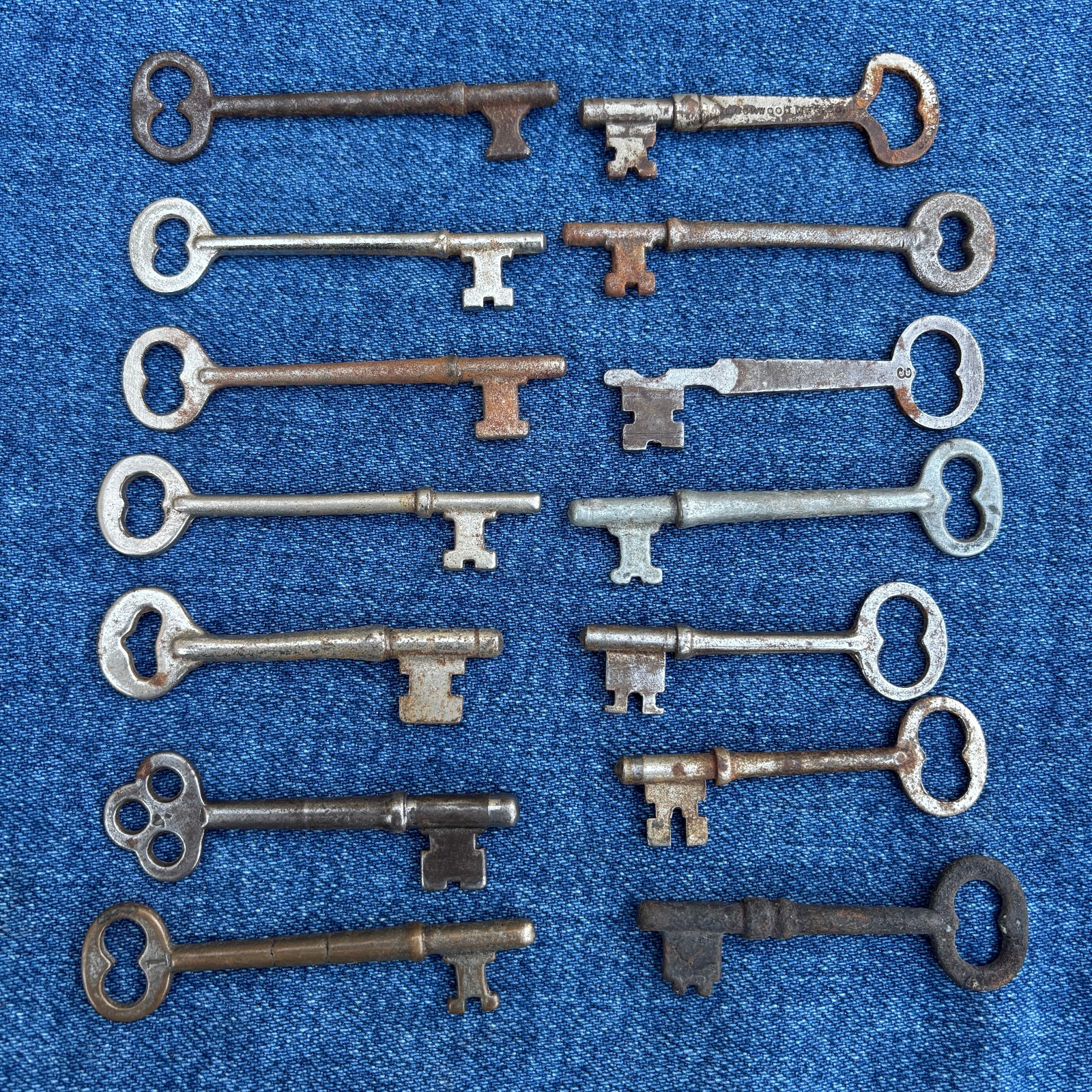 Antique Lot of Skeleton Keys Vintage - Lot Of 14