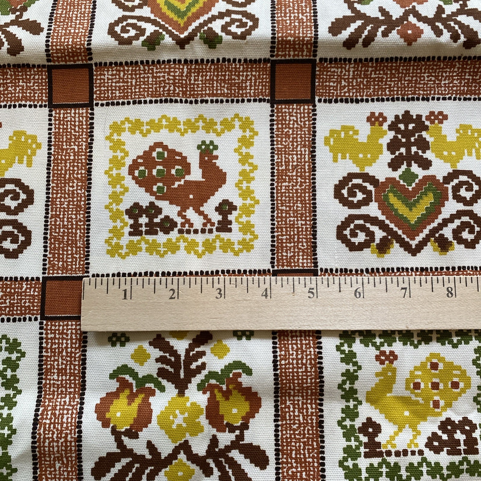 2 YDS VTG 70s Folk Pennsylvania Dutch Yellow MCM Green Chicken Floral Fabric