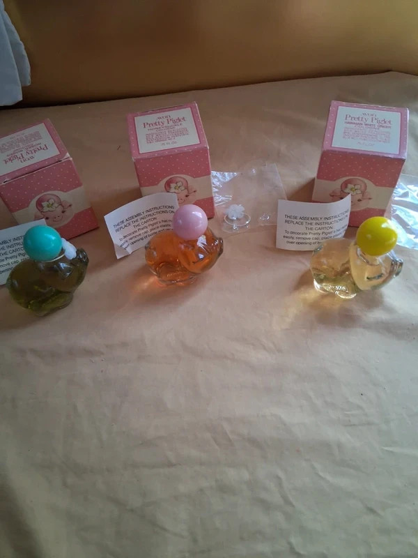 Vintage Avon  Pretty Piglet   Set of Three