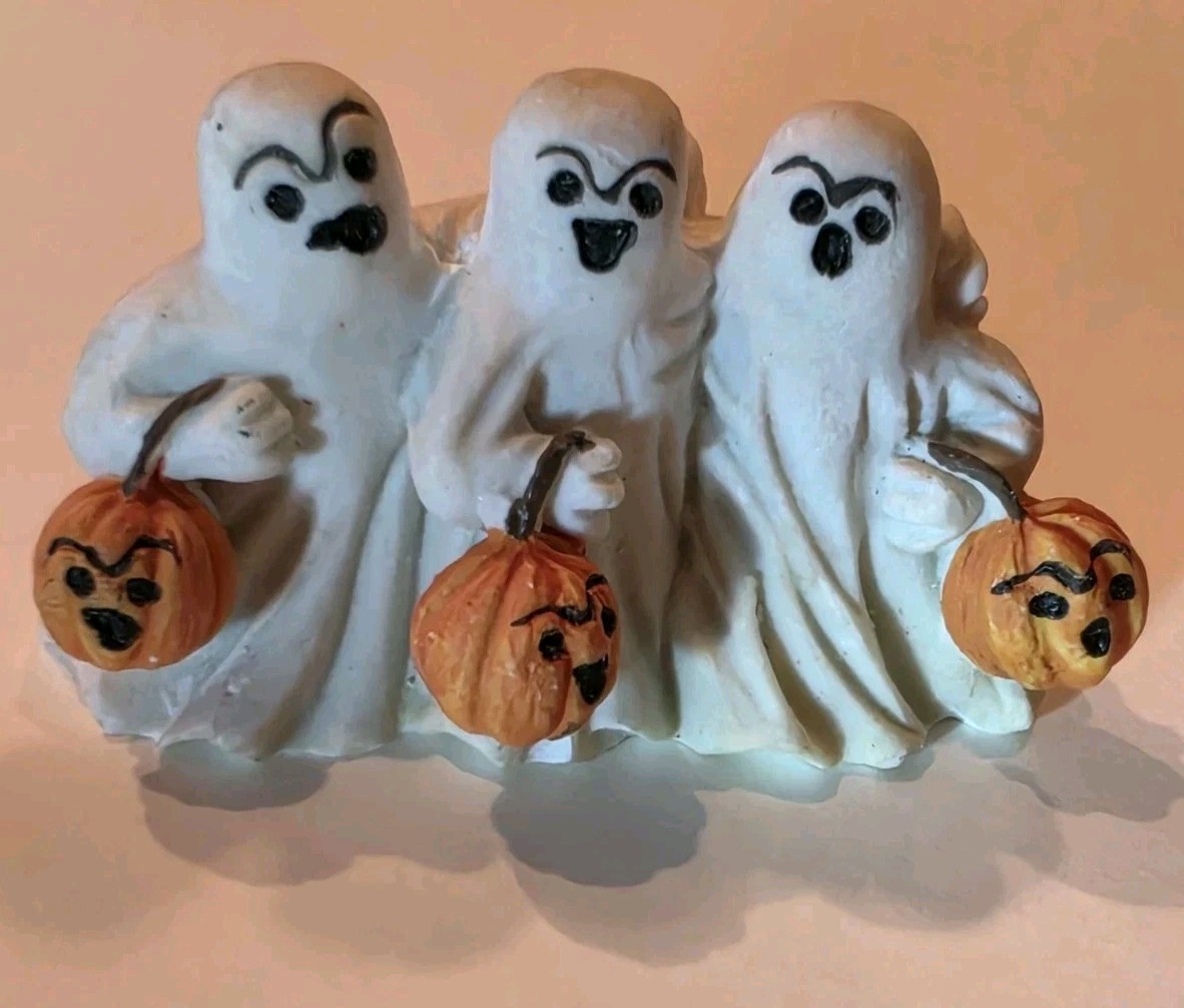 Vintage Ceramic Halloween Trio Of Ghosts 2-3/4” X 1-3/4”