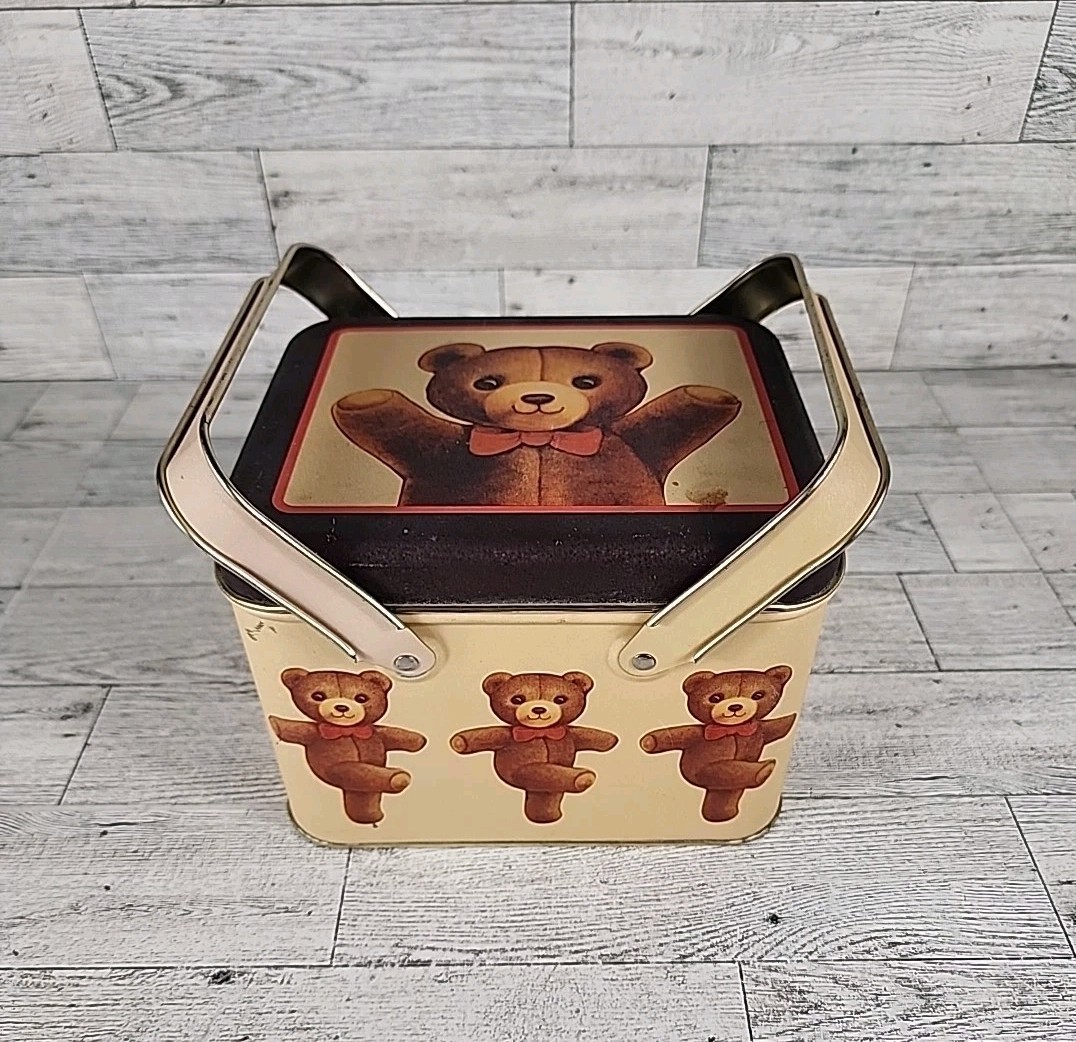 Vintage 1983 Teddy Bear Tin Lunch Box Chein Industries 6\'\' BRISTOL WARE USA