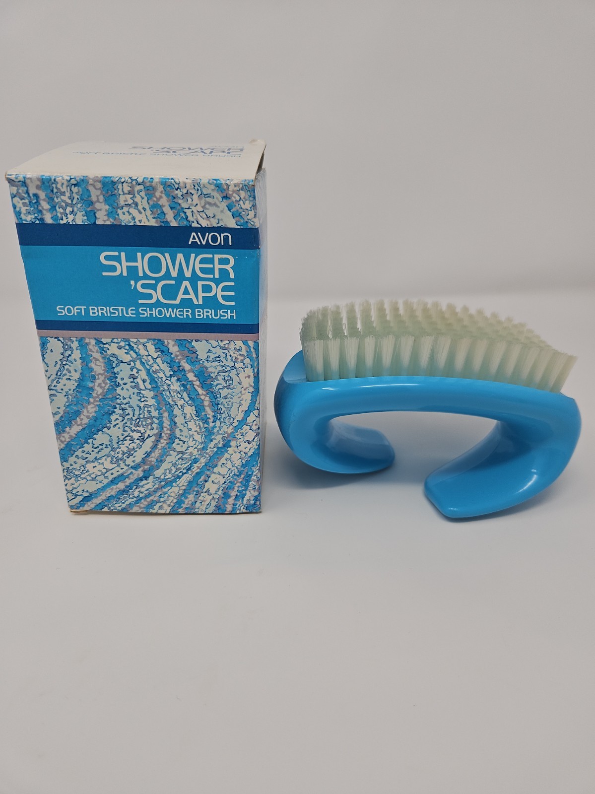 Avon SHOWER SCAPE Blue Soft Bristle Shower BODY BATH BRUSH Curved VINTAGE 1980