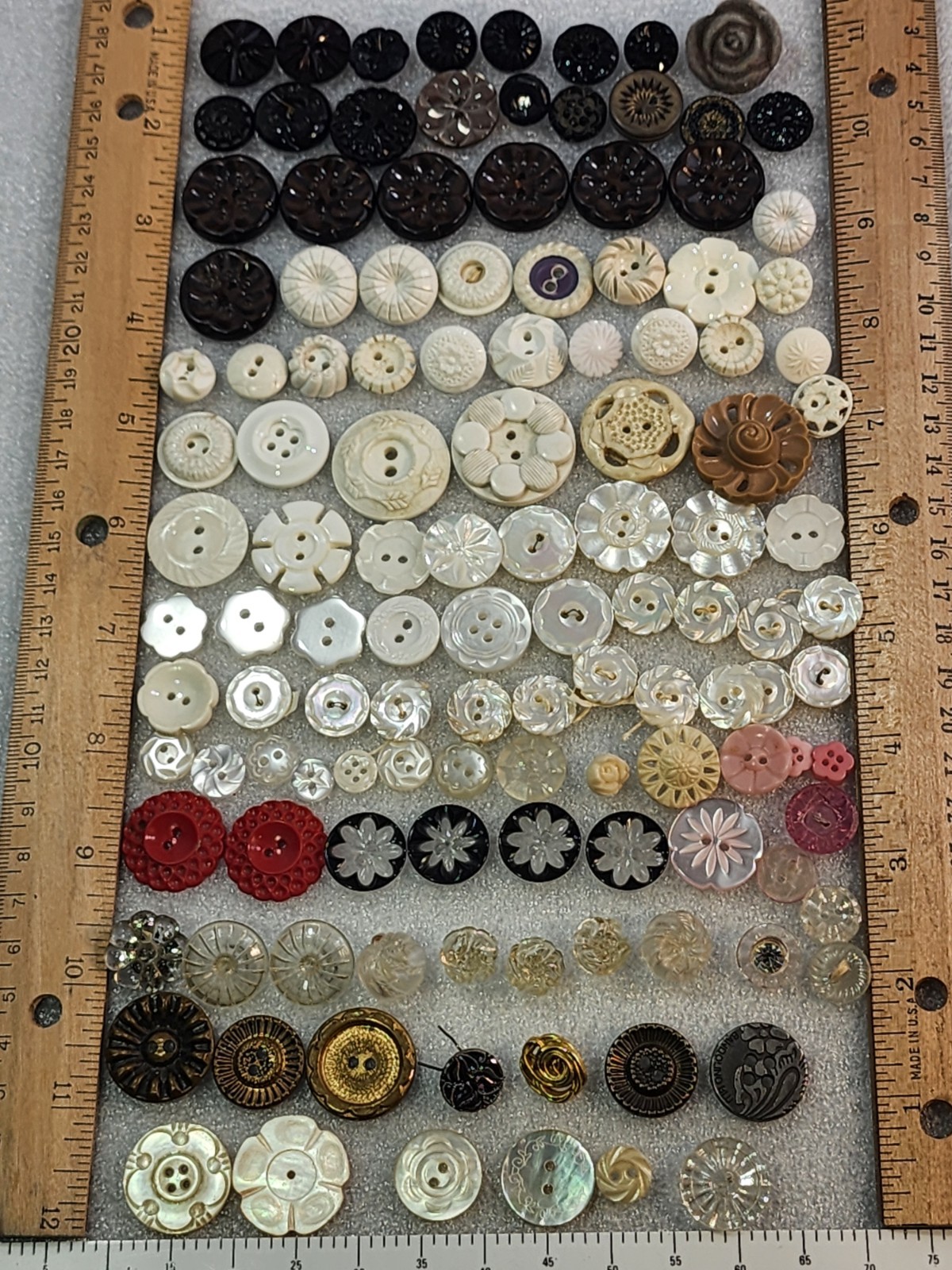 120 Flower Buttons - Mostly Vintage from Estate Collection