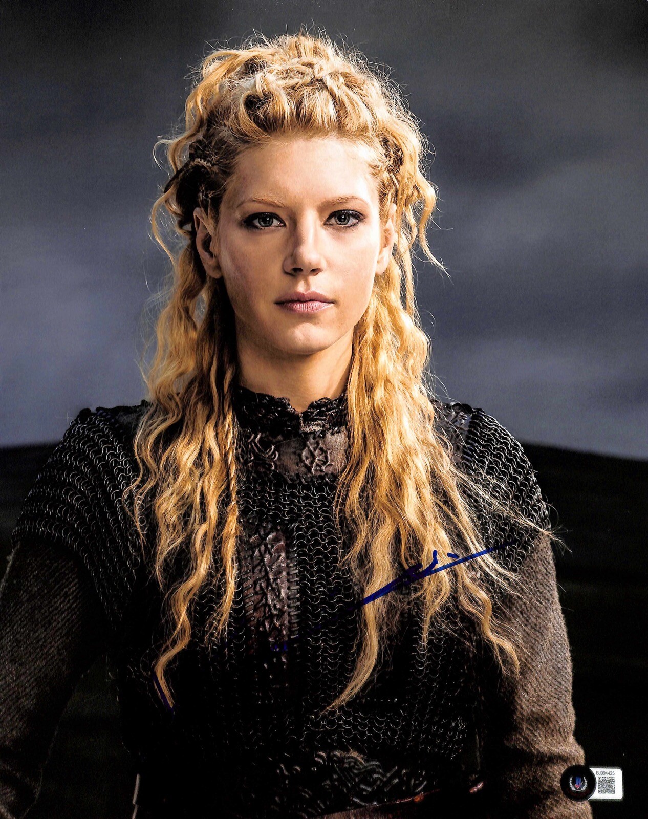 Katheryn Winnick “Lagertha” Vikings Signed 11x14 Photo BECKETT (Grad Collection)