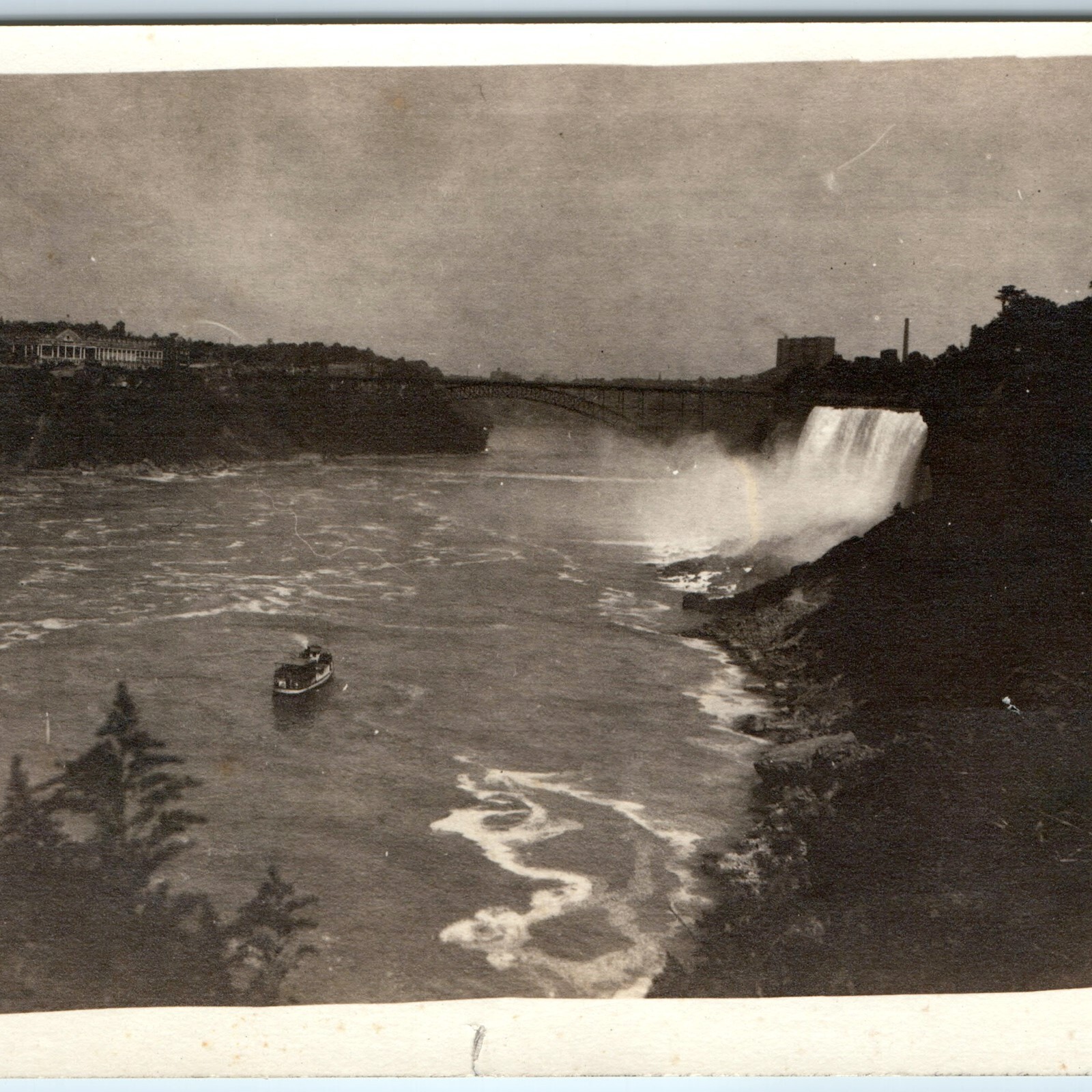 c1910s Niagara Falls NY Snapshot Photo Upper Steel Arch Honeymoon Bridge Boat 5\