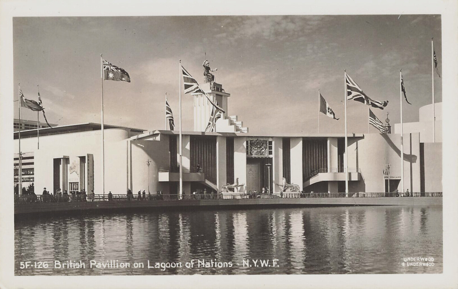 BRITISH PAVILLION LAGOON REAL PHOTO POSTCARD NEW YORK CITY WORLDS FAIR 1939 RPPC