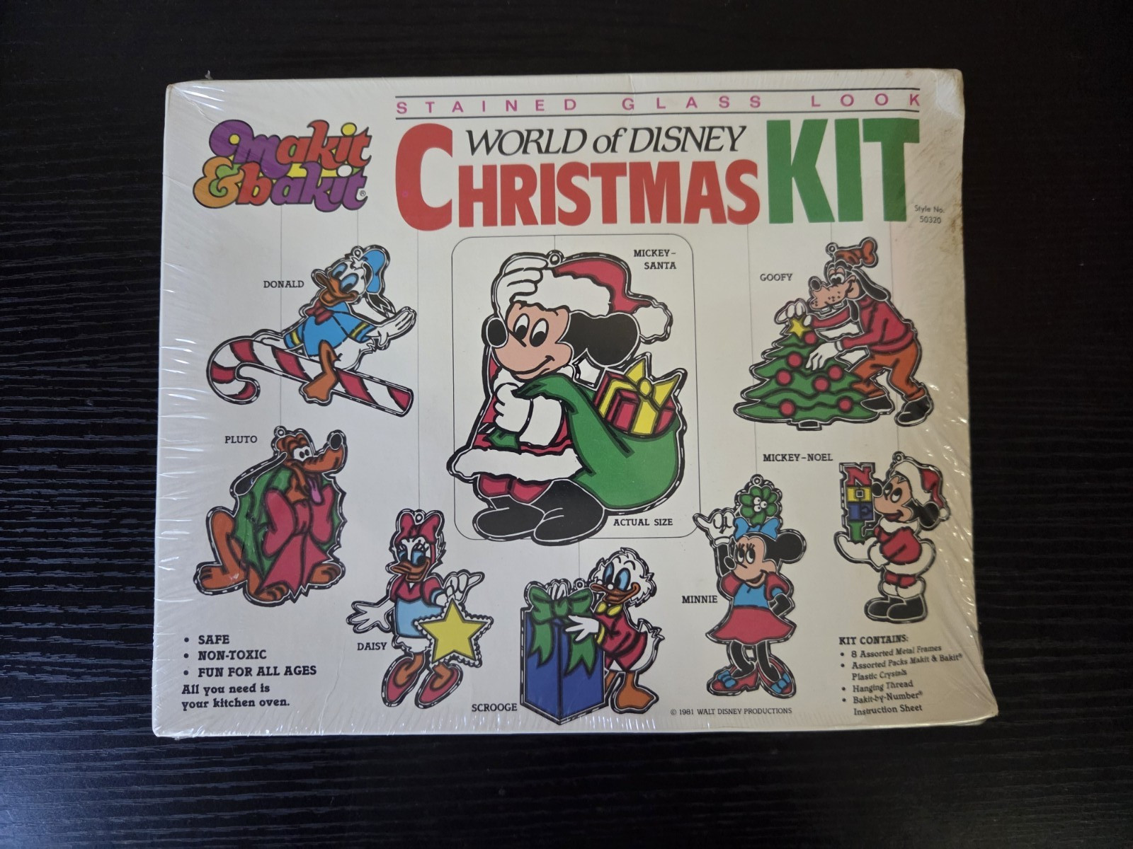 RARE Vintage 1981 Makit & Bakit World Of Disney Christmas Kit Stained Glass 320 